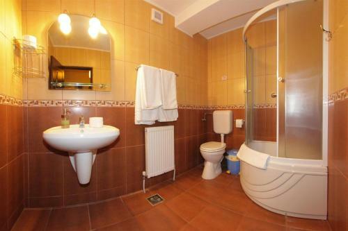 Hostal Pensiunea Oficial