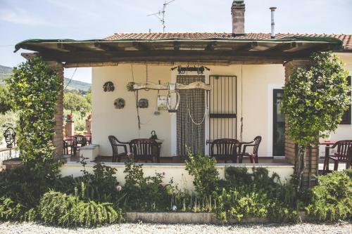Hostal Terra Dei Santi Country House