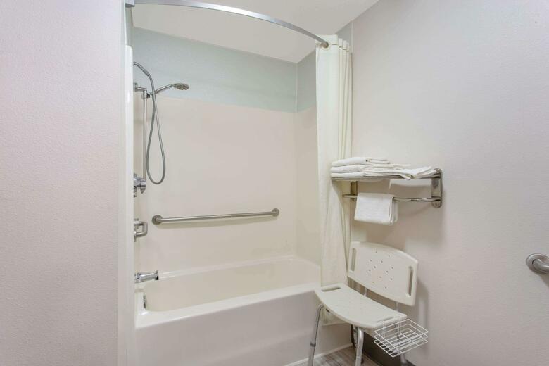 Hotel Super 8 Bedford