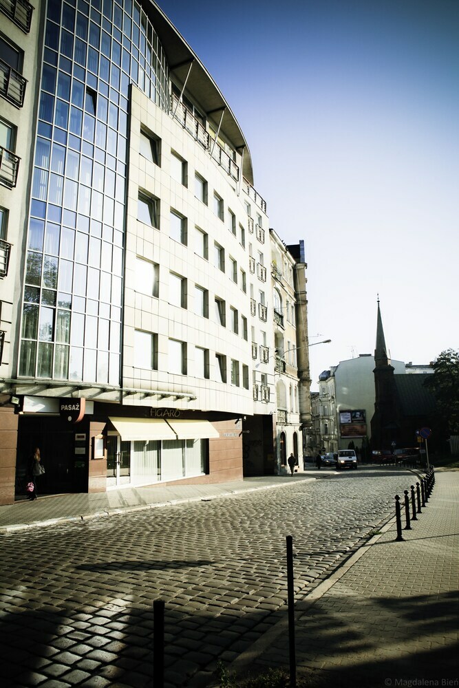 Platinum Palace Apartments