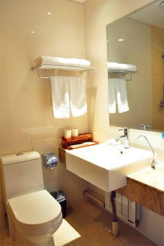 Baotou West Lake Hotel