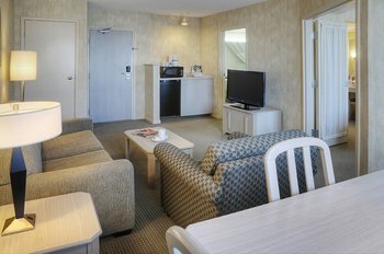 Hotel Quality Suites Toronto Airport
