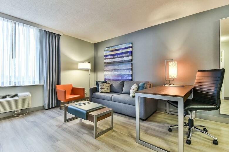 Radisson Suite Hotel Toronto Airport