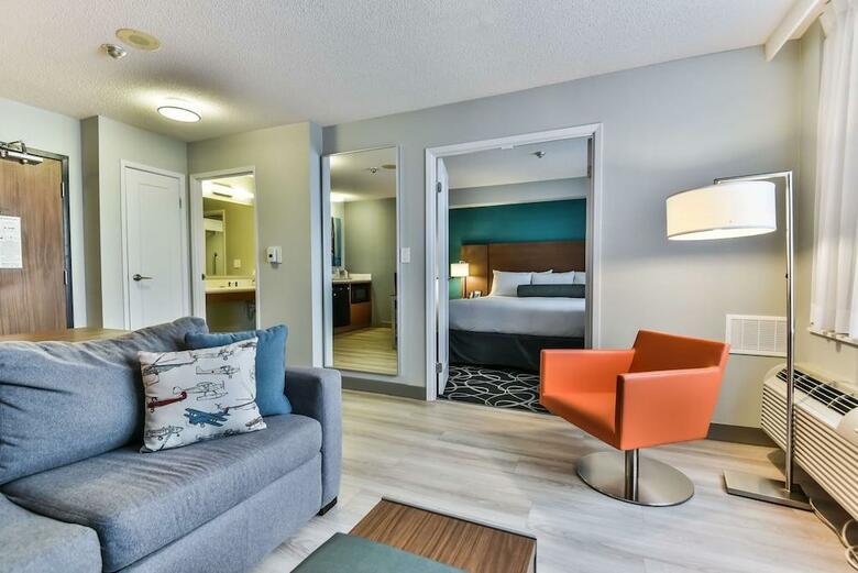 Radisson Suite Hotel Toronto Airport