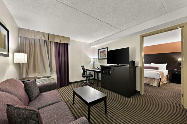 Best Western Plus Toronto North York Hotel & Suites