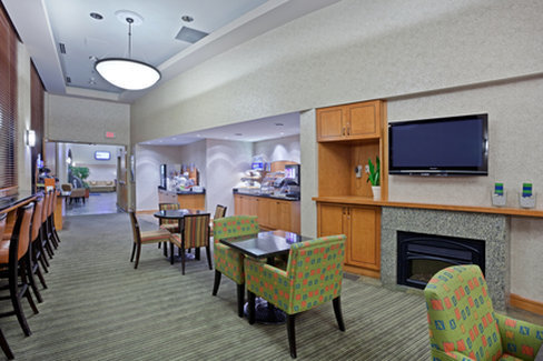 Hotel Holiday Inn Express Airport