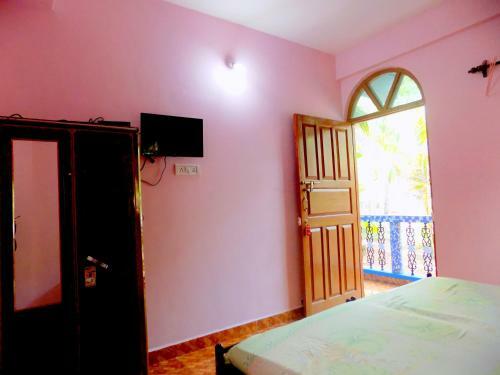 Hostal Romaldo Guest House