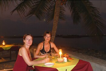 Hotel Beach And Lake Ayurvedic Resort