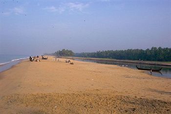 Hotel Beach And Lake Ayurvedic Resort