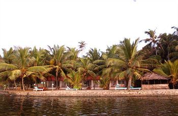 Hotel Beach And Lake Ayurvedic Resort
