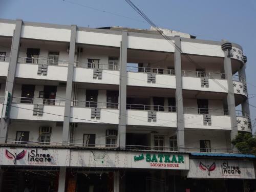 Lodge Hotel Satkar