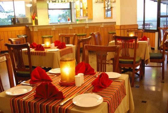 Hotel Palmarinha Resort & Suites