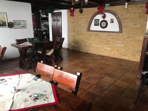 Hostal Pensiunea Cerbul Carpatin