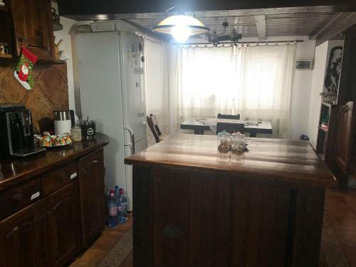 Hostal Pensiunea Cerbul Carpatin
