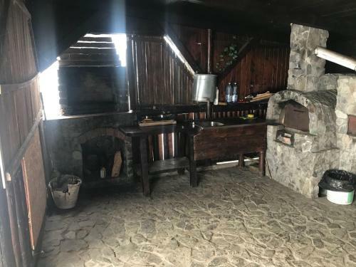 Hostal Pensiunea Cerbul Carpatin