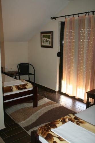 Hostal Private Accommodation Kubura