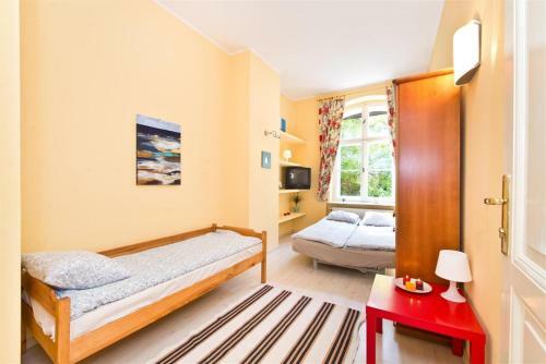 Apartment With Cosy Garden