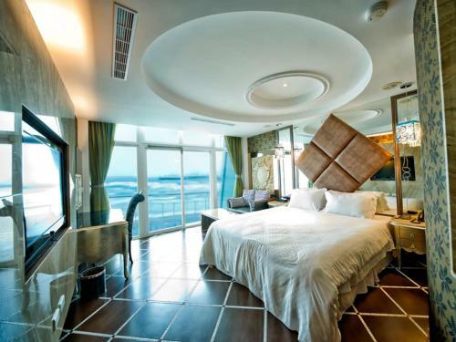 Hotel White House Beach Resort