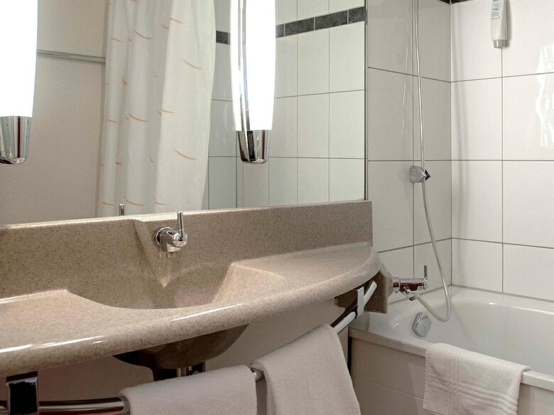Hotel Ibis 3 Lacs Neuch�tel