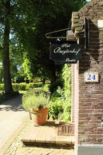 Bed & Breakfast Erfgoedlogies Het Buytenhof