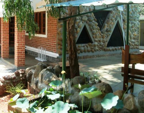 Posada Inn Pondiville Forest Retreat