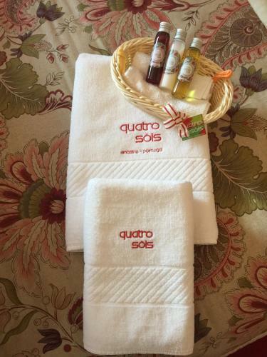 Hostal Quatro S�is Guesthouse