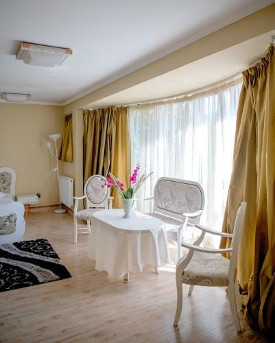 Hostal Pensiunea Un Baiat Si O Fata