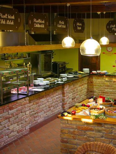 Hotel Gastland M1 Restaurant & Conference Center