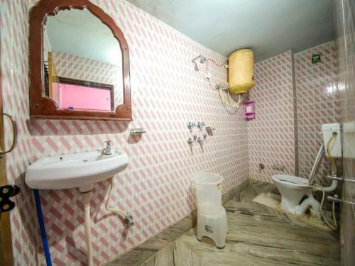 Hotel Rishikesh Sadan A Yoga & Spritual Retreat