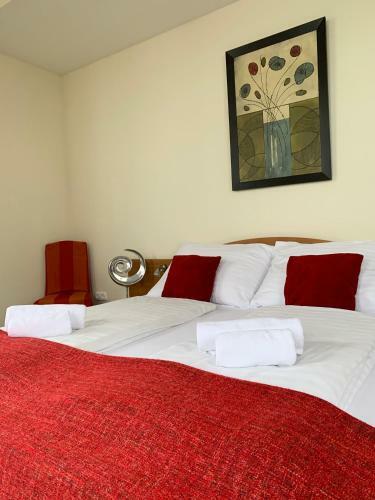 Anna-m�ria Villa Hotel