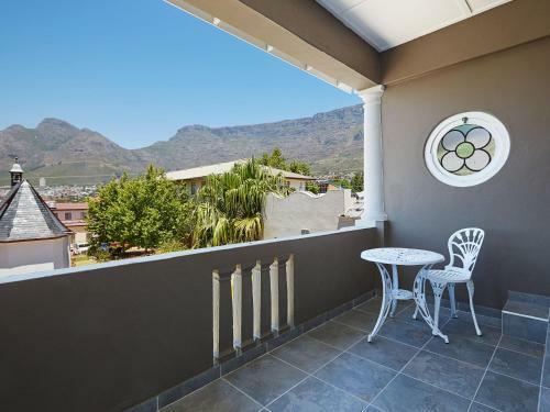 Hostal Leeuwenvoet House