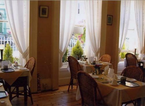 Hostal Citadel House Hotel