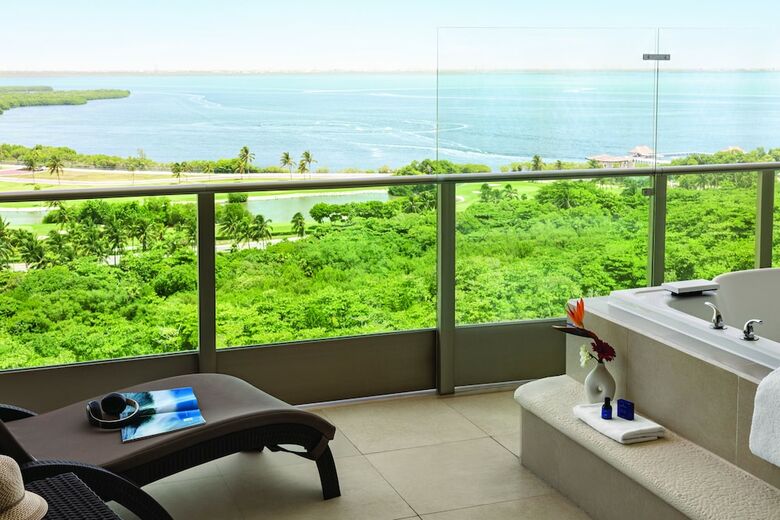 Hotel Seadust Cancun Family Resort