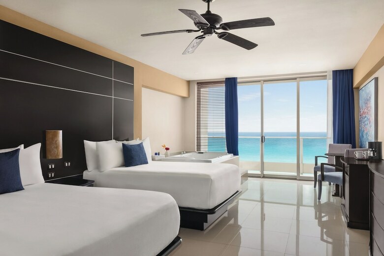 Hotel Seadust Cancun Family Resort