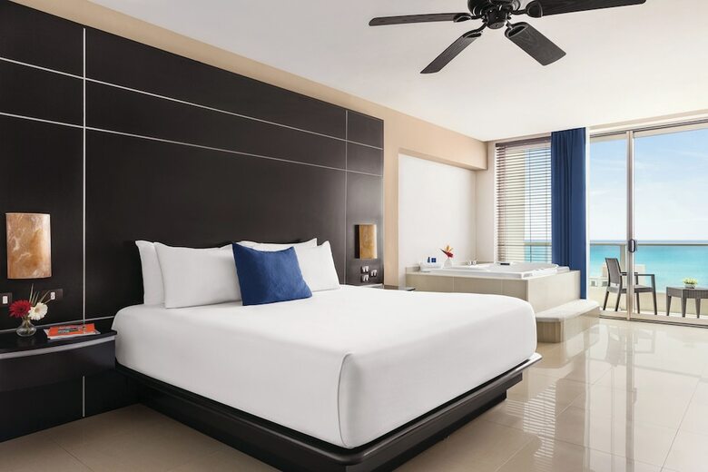 Hotel Seadust Cancun Family Resort