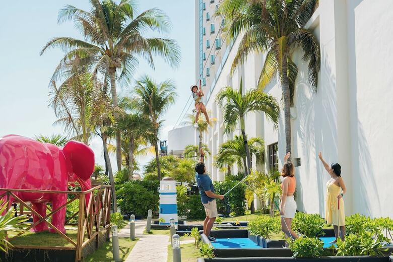 Hotel Seadust Cancun Family Resort