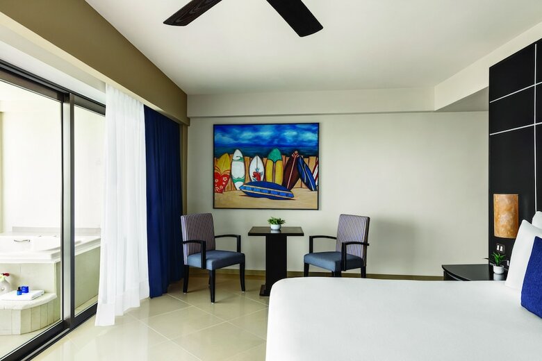 Hotel Seadust Cancun Family Resort