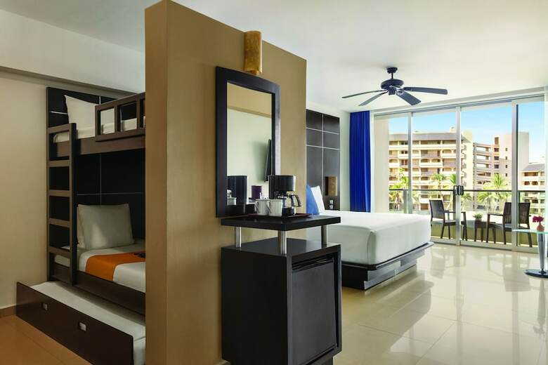 Hotel Seadust Cancun Family Resort