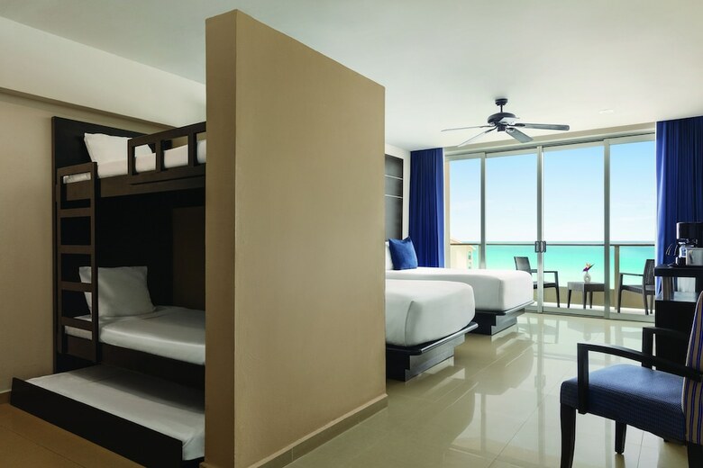 Hotel Seadust Cancun Family Resort