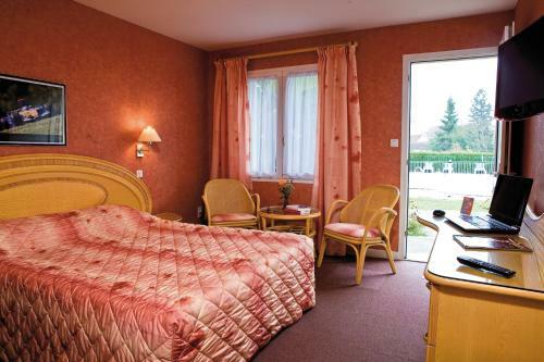 Hotel Logis H�tel Du Pont Neuf
