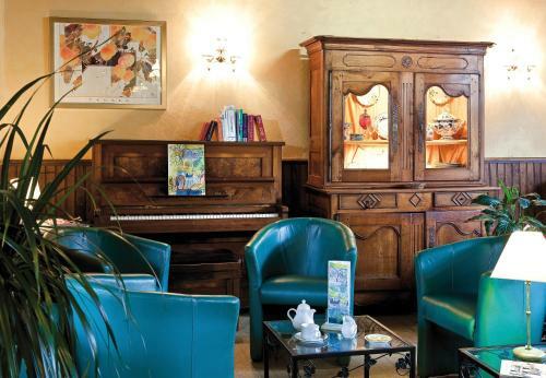 Hotel Logis H�tel Du Pont Neuf