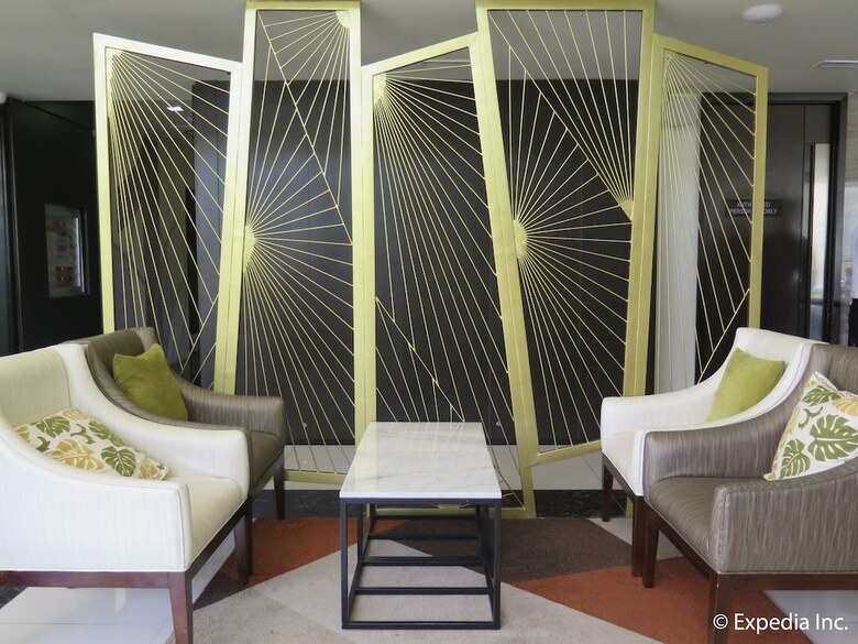 Hotel Home Crest Residences