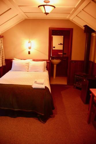 Hotel Johnston Canyon Resort