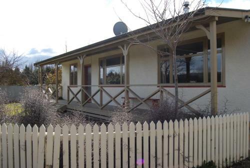 Judge Rock Exclusive Vineyard Cottage Accommodation