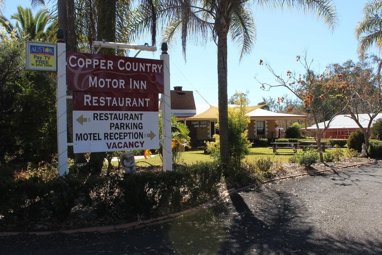 Copper Country Motor Inn & Restaurant
