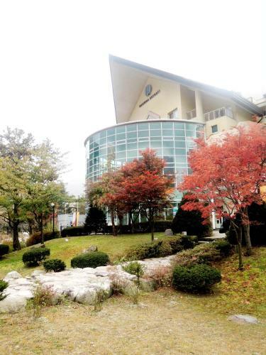 Hotel Hanwha Resort Sanjeong Lake