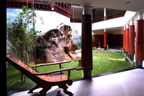 Hotel Devasura Inn