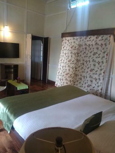 Cafe Shillong Bed & Breakfast