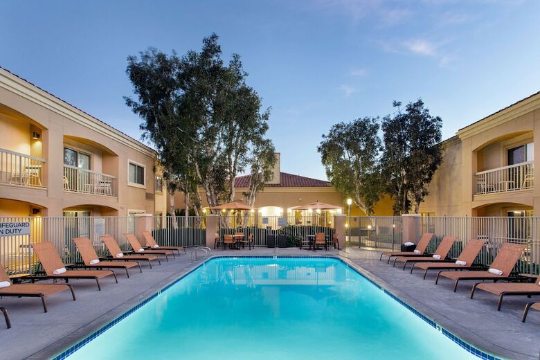 Hotel Courtyard By Marriott Camarillo