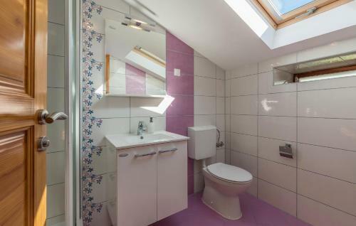 Hostal Holiday Home Peresiji 81